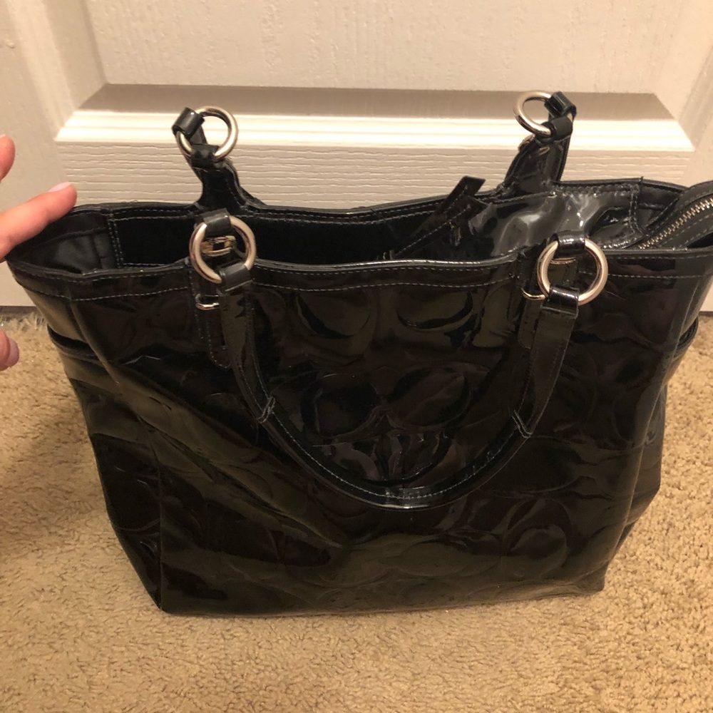 *SIGNATURE COACH PURSE*